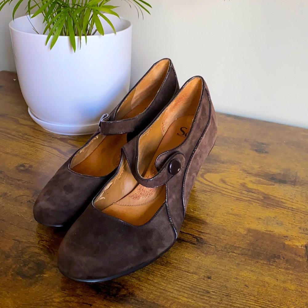 Sofft Obella Suede Mary Jane Button Strap Pumps